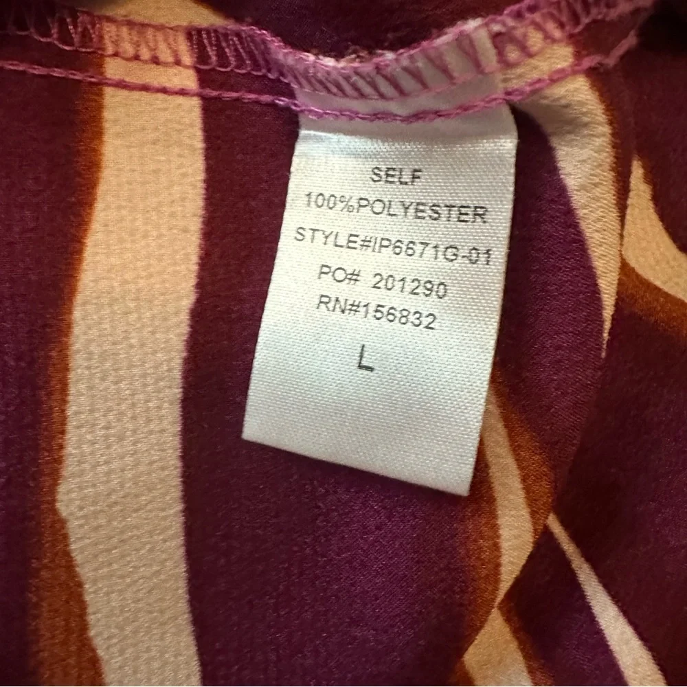 Bibi Showstopper Fuchsia Animal Print Flutter Sleeve Top size L - Picture 6 of 6